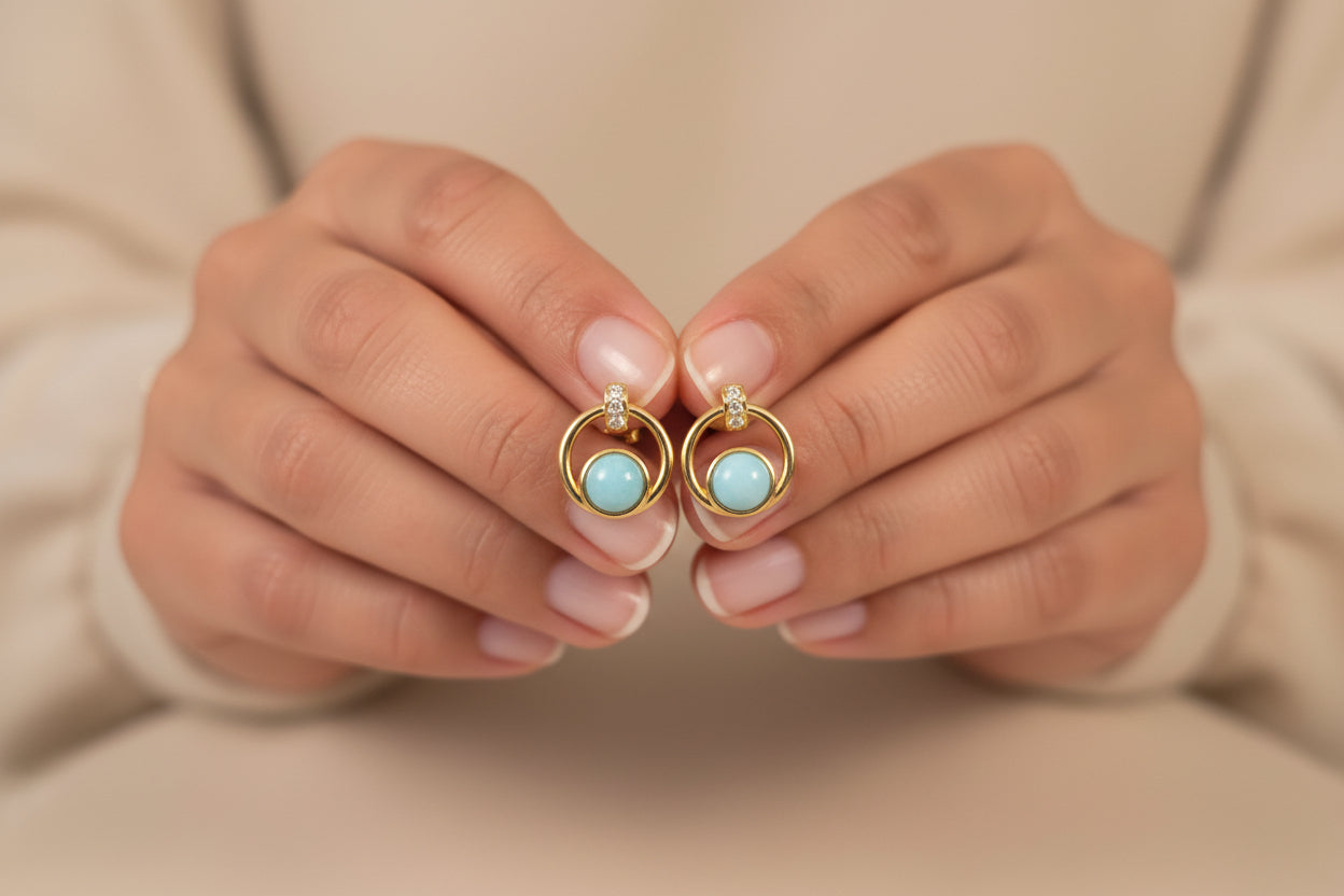 Dormilonas con diseño de aro que incorporan larimar natural