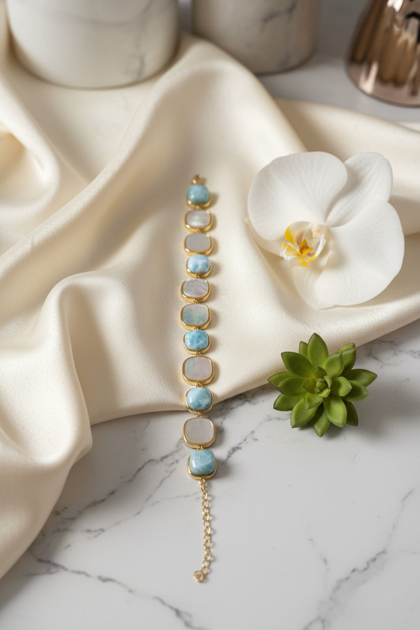 Square Larimar & Mother-of-Pearl Bracelet | Pulsera Chapada en Oro