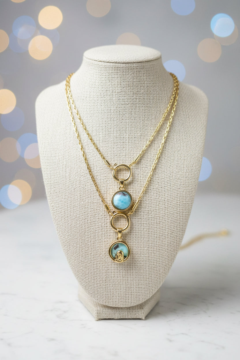 Dije Virgen de la Fe – Larimar Auténtico | Virgin of Faith Charm – Authentic Larimar