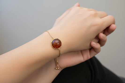 🧡 Círculo Ámbar — Pulsera Ajustable Chapada