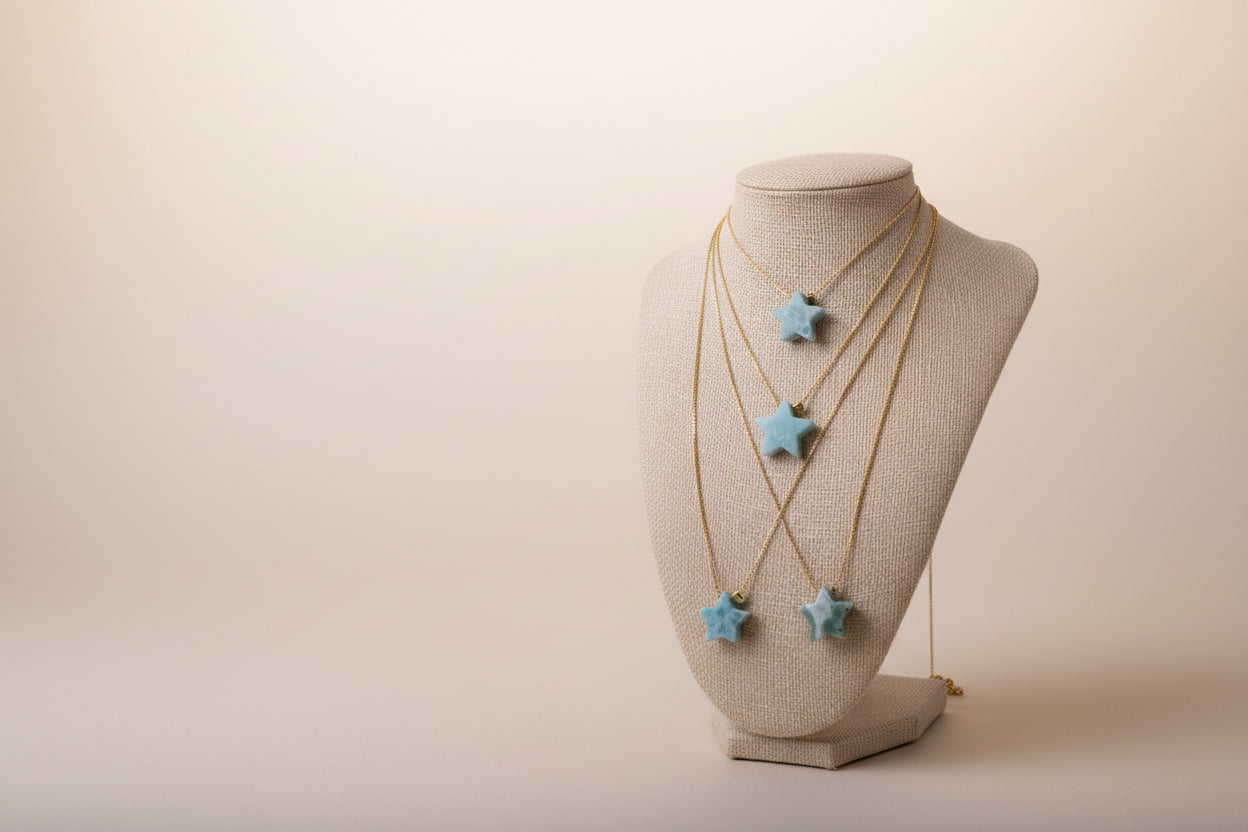 Cadenas doradas laminadas con estrella y corazón de larimar-necklace