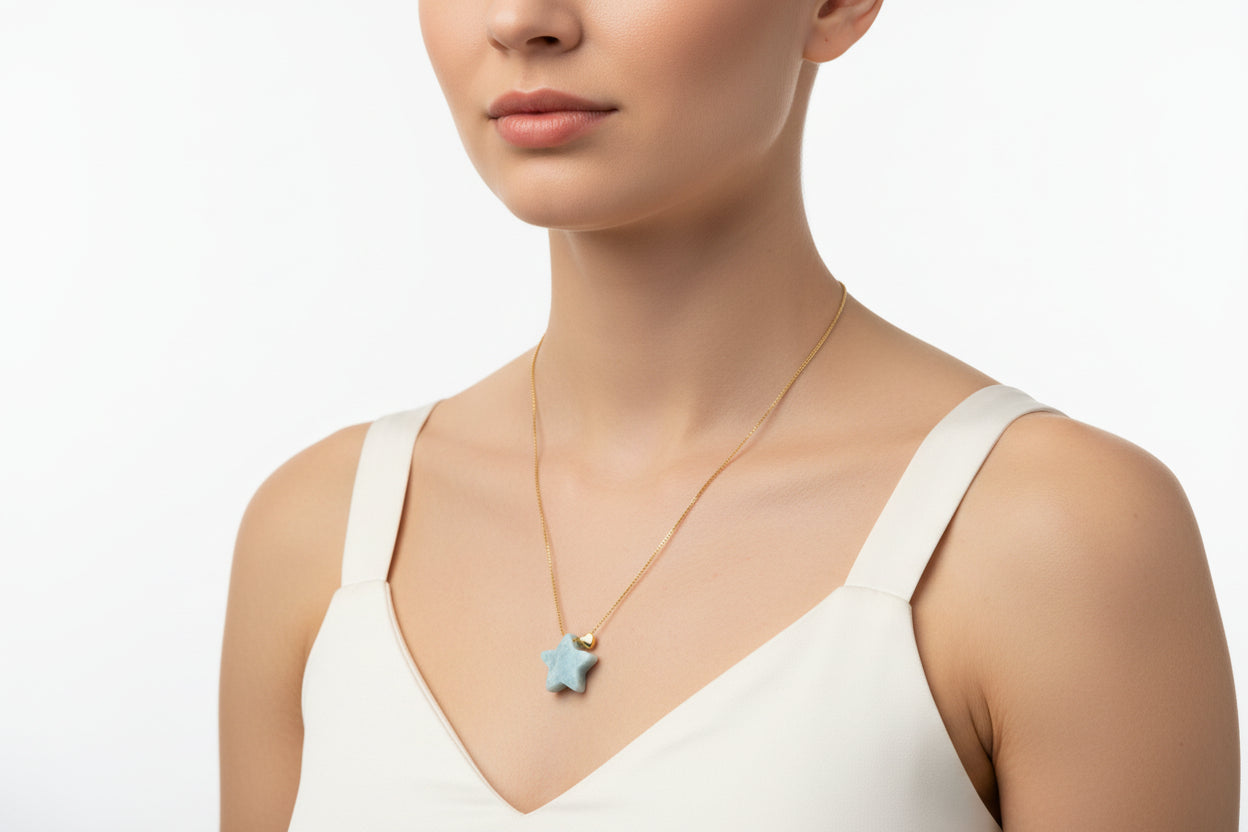 Cadenas doradas laminadas con estrella y corazón de larimar-necklace