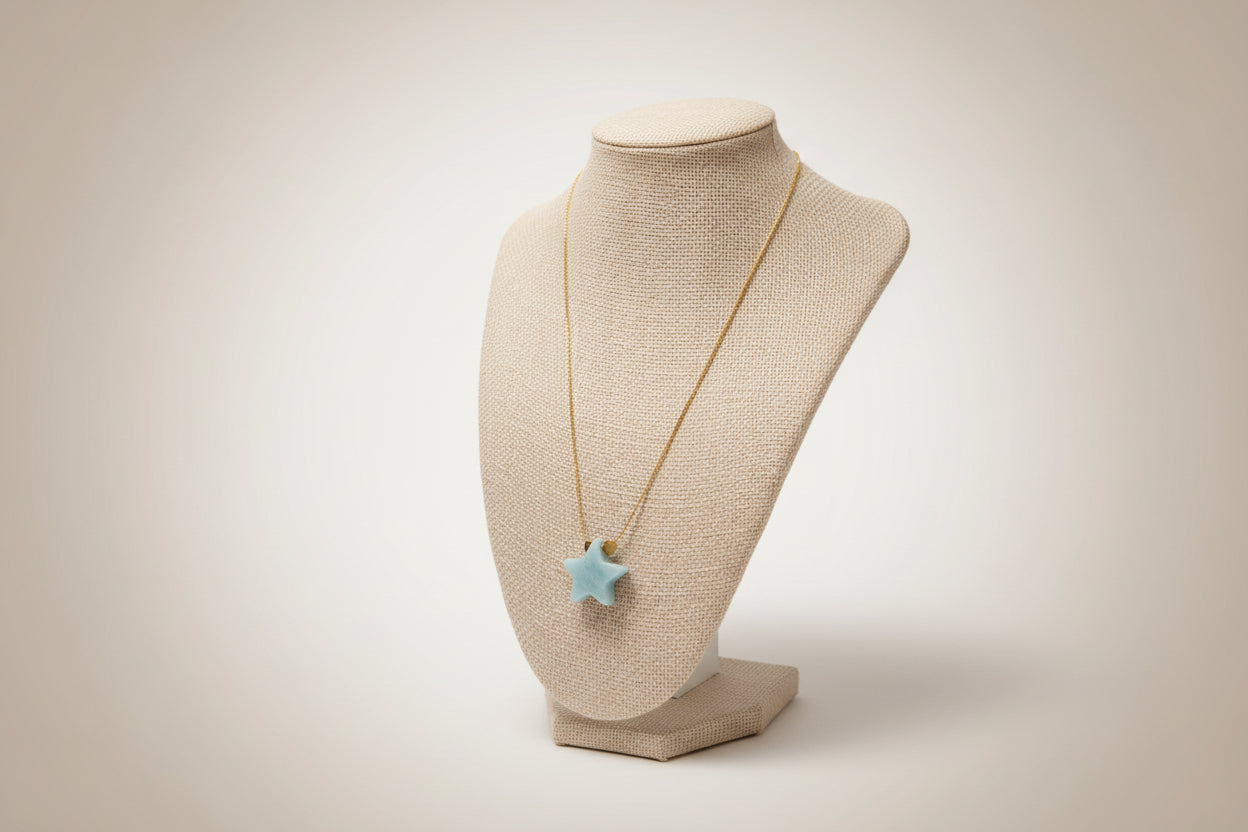 Cadenas doradas laminadas con estrella y corazón de larimar-necklace
