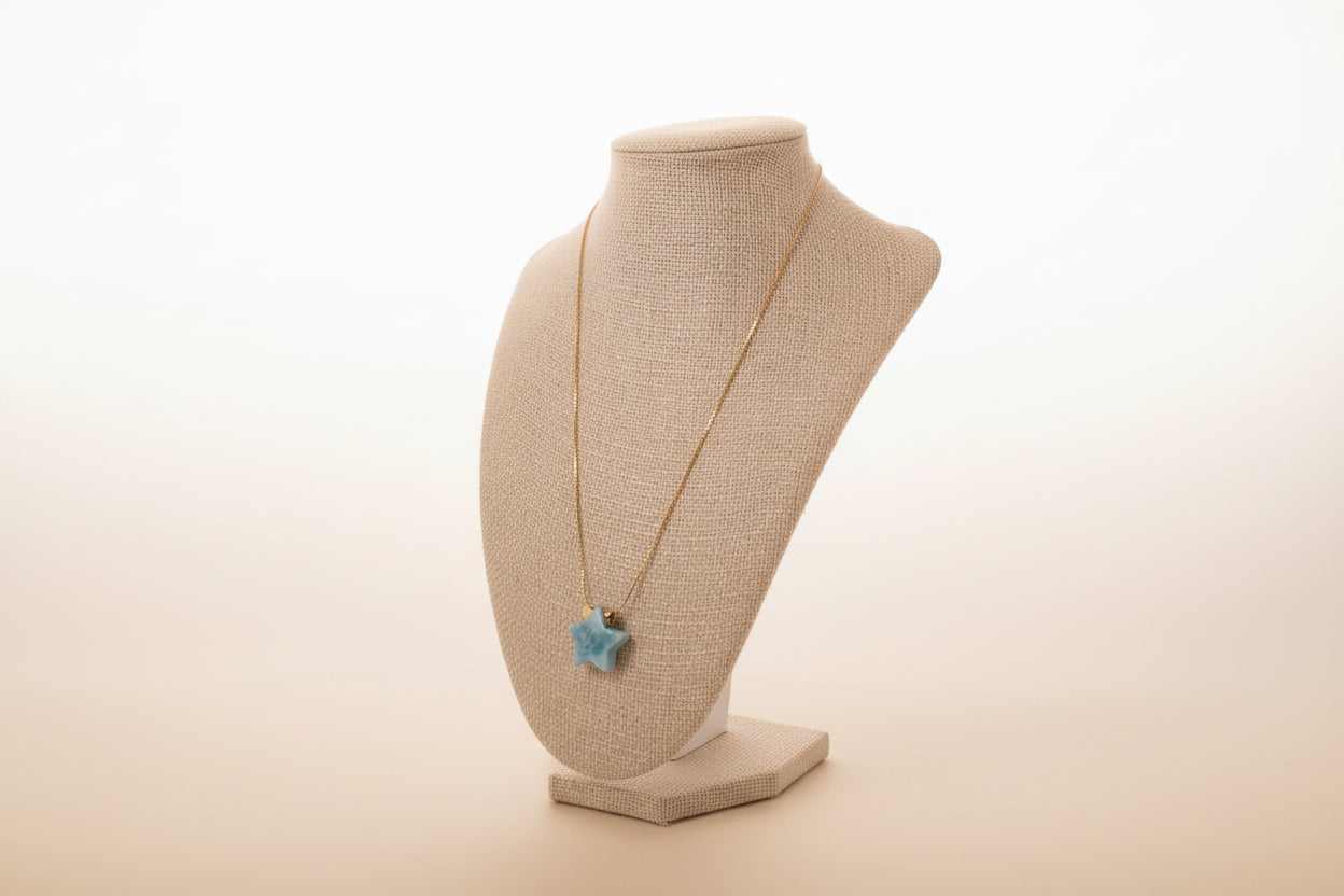 Cadenas doradas laminadas con estrella y corazón de larimar-necklace