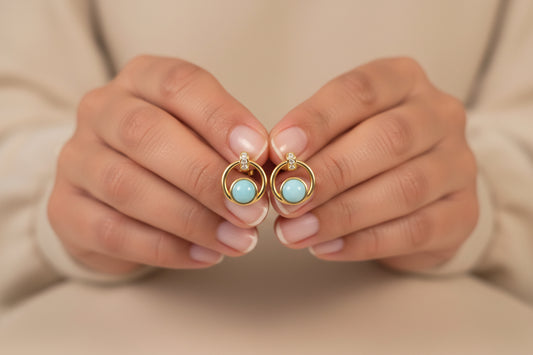 Dormilonas con diseño de aro que incorporan larimar natural