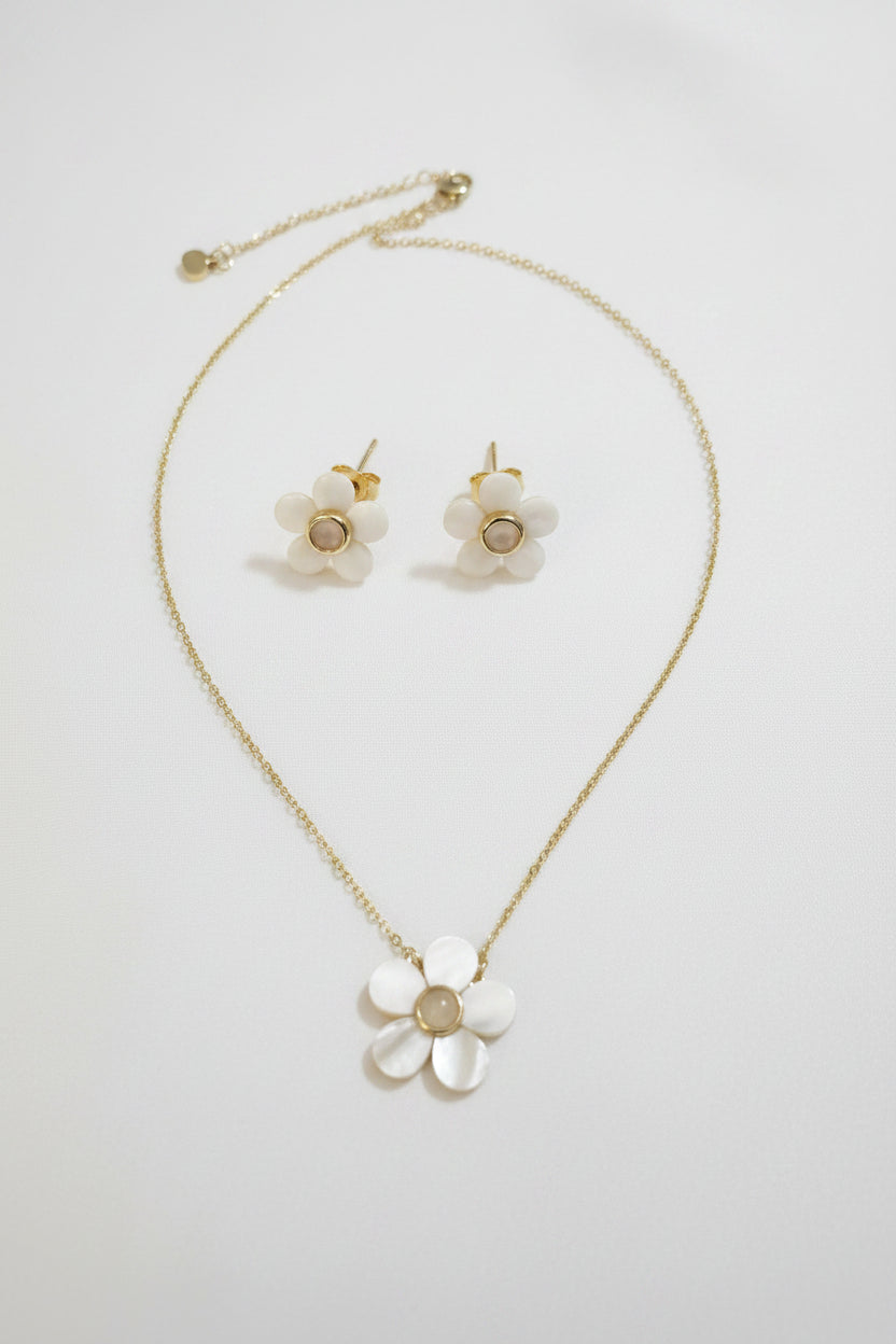 Flor de Nácar | Natural Stone Earrings & Matching Chain