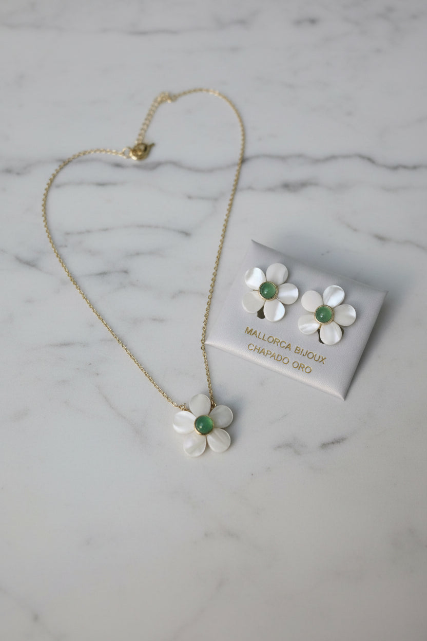 Flor de Nácar | Natural Stone Earrings & Matching Chain