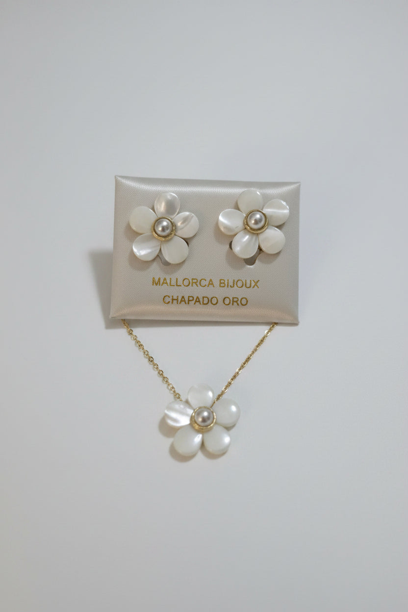 Flor de Nácar | Natural Stone Earrings & Matching Chain