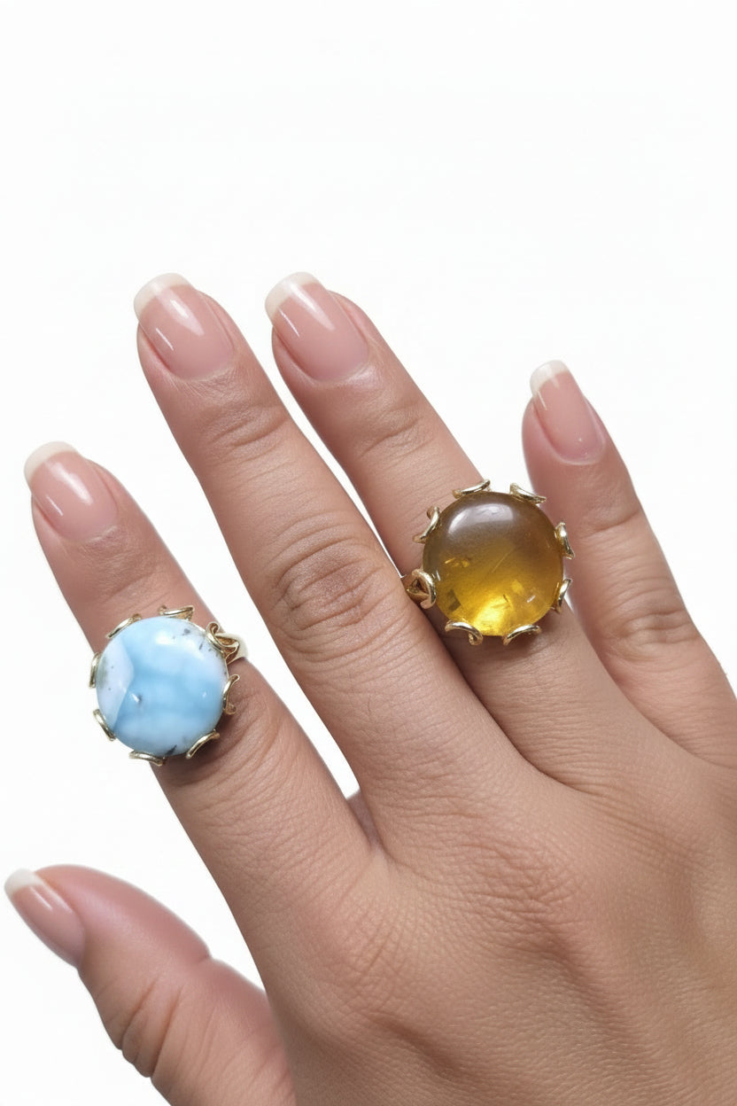 Anillos Chapados en Oro – Larimar & Ámbar Dominicano | Gold Claw Rings