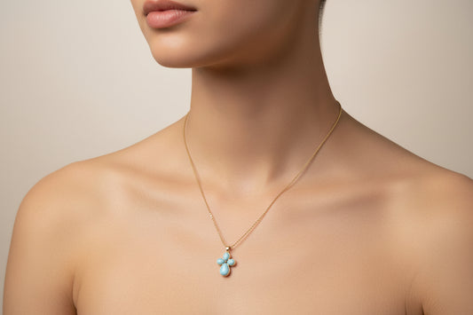 Cruz de Larimar con Cadena Chapada en Oro