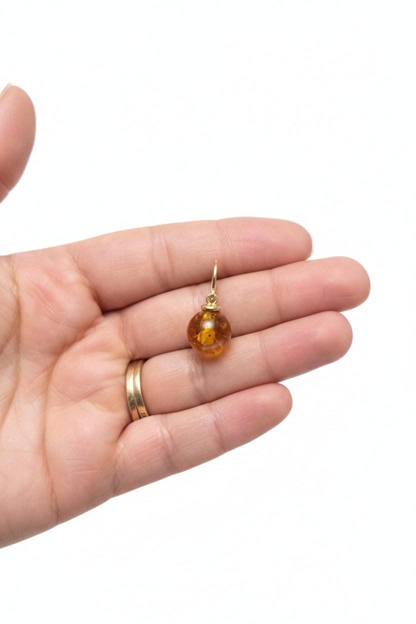 Golden Ember Amber Earrings | Aretes Ámbar Llama Dorada