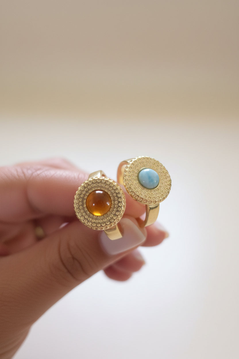 Anillo Artesanal de Ámbar y Larimar Dominicano Laminado en Oro 14k | Talla #8
